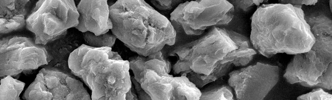 Polycrystalline diamond powder is micron and sub-micron polycrystalline particles composed of diamond grains with a diameter of 5~10nm bonded through unsaturated bonds. The interior is isotropic and has no cleavage planes. Has high toughness. Due to its unique structural properties, it is often used for grinding and polishing semiconductor materials, precision ceramics, etc.